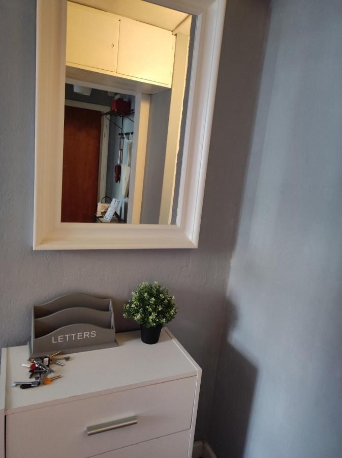Single Room No.4 In The Very Center Of وارسو المظهر الخارجي الصورة